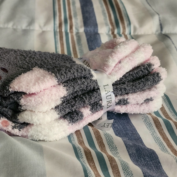 Three pair very soft plush socks with slide control. - Picture 4 of 4